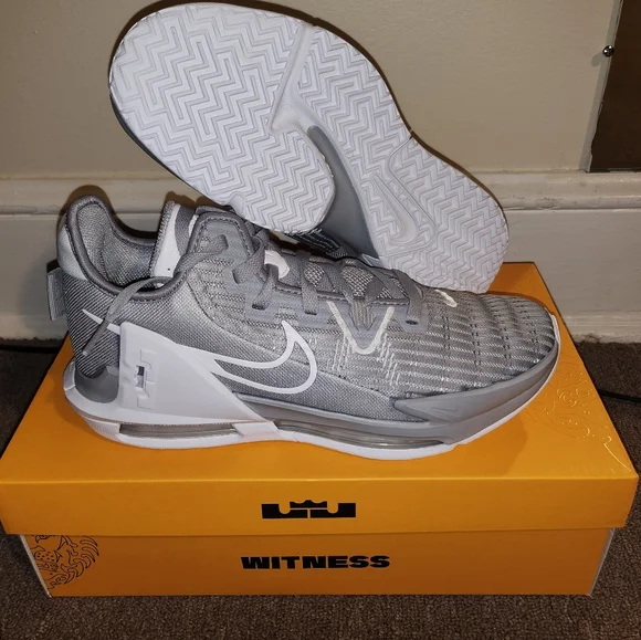 Nike Lebron Witness VI Cool Grey white Men's 10 - Picture 1 of 5